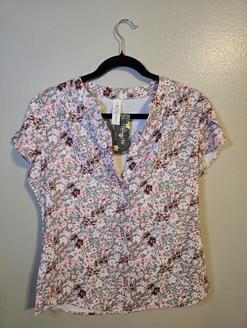 Floral Short-Sleeve V-Neck Blouse - Pink & Brown